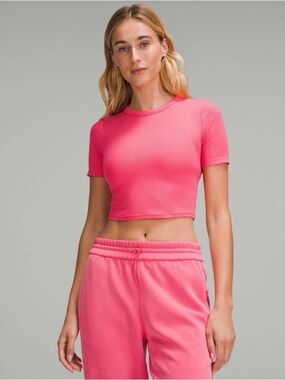 Lululemon Cropped Ribbed Tee size 6